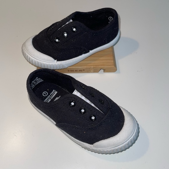 Toddler Walmart Sneakers - Picture 3 of 3